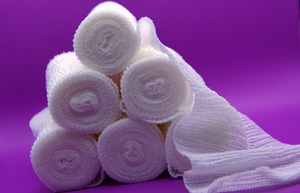 Компресс из соли: 11 полезных свойств и главные правила использования