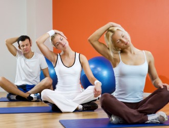 Перед тем, как приступить к базовым упражнениям, необходимо размять мышцы шеи