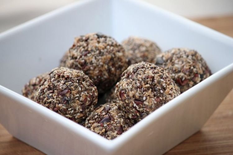 Hjemmelaget godteri med chiafrø Hjemmelaget godteri med chiafrø