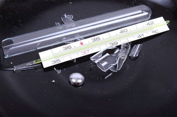 Особенности сбора ртути из разбитого градусника