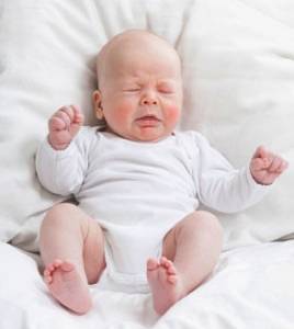 причины насморка у детей